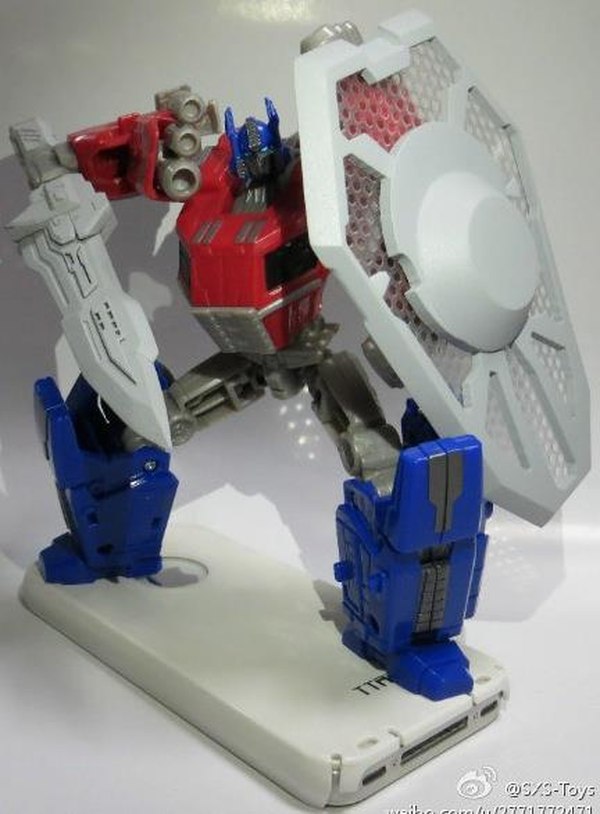 SXS Toys Fall Of Cybertron Optimus Prime Sword And Sheild Accessoroy Kit Image  (1 of 3)
